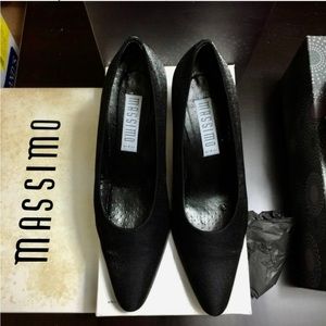 Gentle worn 🎶 shimmery 💎black pumps, 2" heels🍷